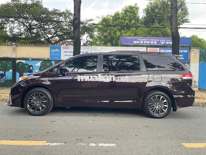 Toyota Sienna LE 2.7 2011 - 70000 km