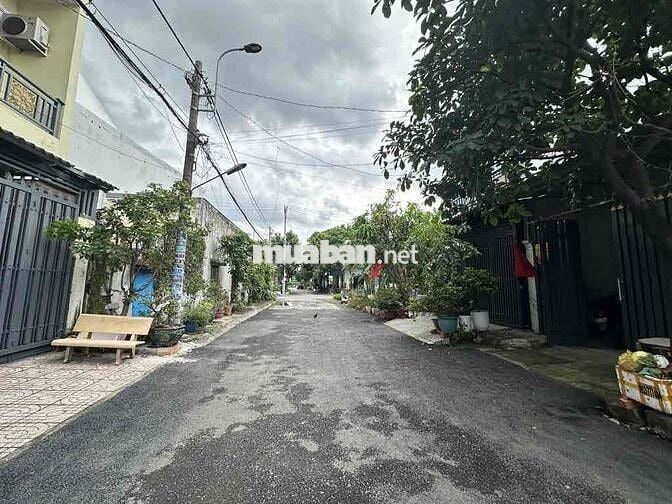 SIÊU PHẨM 3 TẦNG KHU DÂN CƯ ĐẠI HẢI PHAN VĂN HỚN XEM LÀ THÍCH