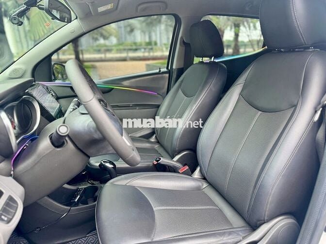 VinFast Fadil Plus 2022 - Màu trắng - 2v7km