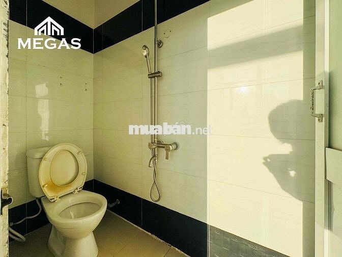 Phòng Đẹp Cửa Sổ Nội Thất Đầy Đủ Mới Xây Ngay Trường Đại Học Văn Lang