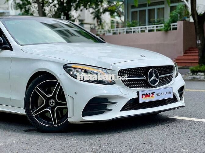 Mercedes Benz 𝐂𝟑𝟎𝟎 𝐀𝐌𝐆 𝟐𝟎𝟐𝟏 full option siêu đẹp