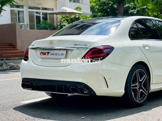 Mercedes Benz 𝐂𝟑𝟎𝟎 𝐀𝐌𝐆 𝟐𝟎𝟐𝟏 full option siêu đẹp