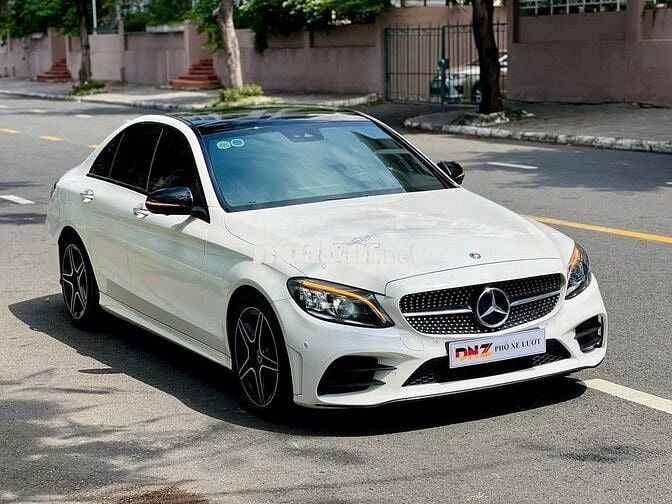 Mercedes Benz 𝐂𝟑𝟎𝟎 𝐀𝐌𝐆 𝟐𝟎𝟐𝟏 full option siêu đẹp