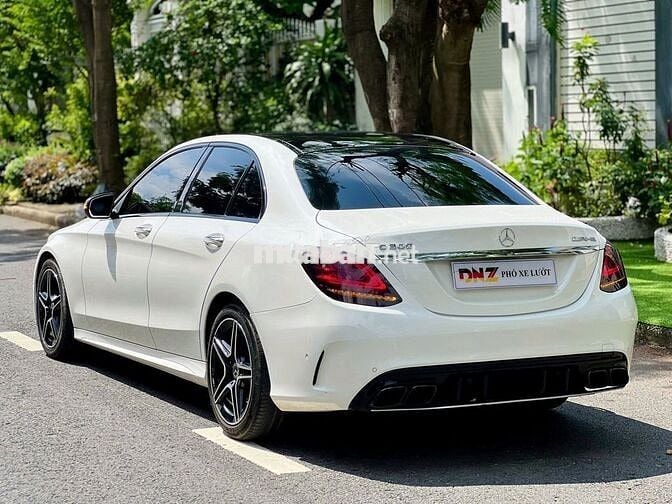 Mercedes Benz 𝐂𝟑𝟎𝟎 𝐀𝐌𝐆 𝟐𝟎𝟐𝟏 full option siêu đẹp