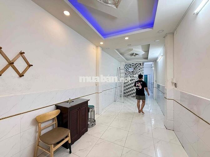 Bán nhà 5 phòng ngủ 2 mặt tiền Nguyễn Biểu, sát quận 1