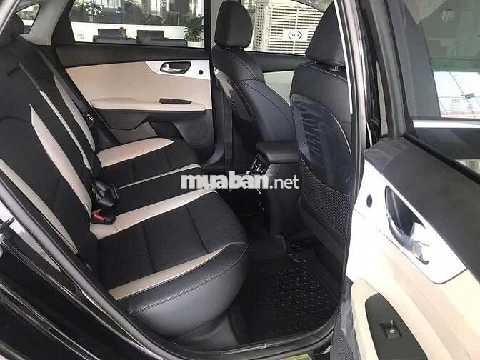Kia K3 2025 Luxury 1.6 AT - 12 km