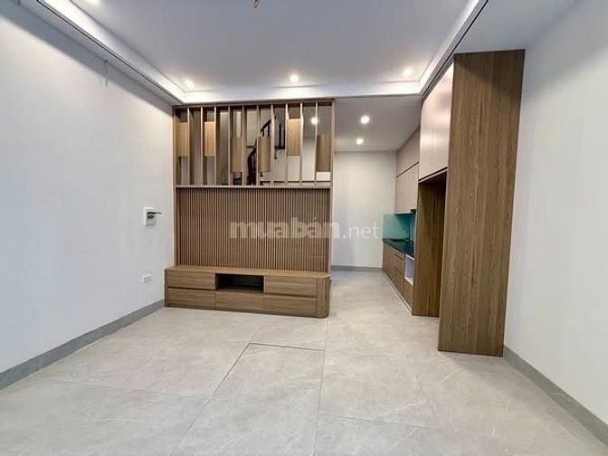 NHÀ CỰ KHỐI - 3 PHÒNG NGỦ - MỚI TINH - VÀO Ở LUÔN - 4 TỶ HƠN