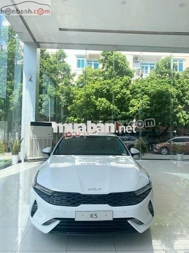 Kia K5 Luxury 2.0 AT 2025