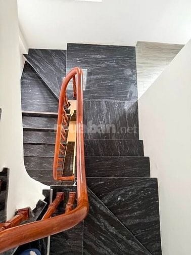 NHÀ CỰ KHỐI - 3 PHÒNG NGỦ - MỚI TINH - VÀO Ở LUÔN - 4 TỶ HƠN