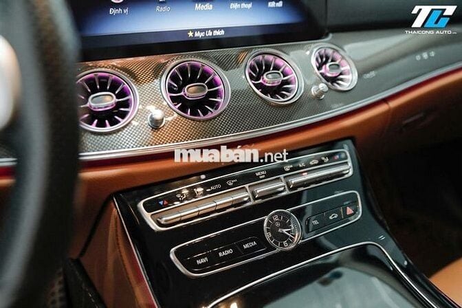 Mercedes Benz E Class 2019 E300 AMG - 37000 km
