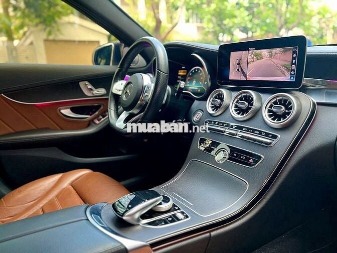Mercedes Benz 𝐂𝟑𝟎𝟎 𝐀𝐌𝐆 𝟐𝟎𝟐𝟏 full option siêu đẹp