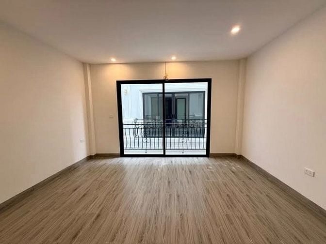 NHÀ CỰ KHỐI - 3 PHÒNG NGỦ - MỚI TINH - VÀO Ở LUÔN - 4 TỶ HƠN