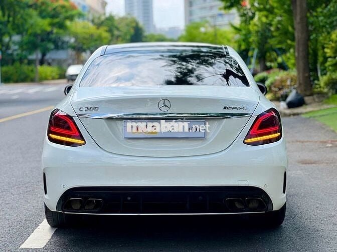 Mercedes Benz 𝐂𝟑𝟎𝟎 𝐀𝐌𝐆 𝟐𝟎𝟐𝟏 full option siêu đẹp