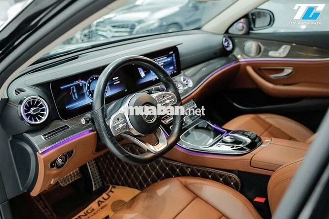 Mercedes Benz E Class 2019 E300 AMG - 37000 km