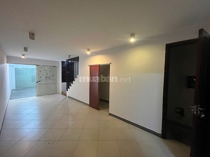 Cần bán sớm nhà Linh Lang,~ 80m2, lô góc, 3 thoáng, trước sau như 1 