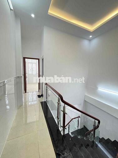 Nhà lầu 3 phòng 3 máy lạnh KDC Hàng Bàng