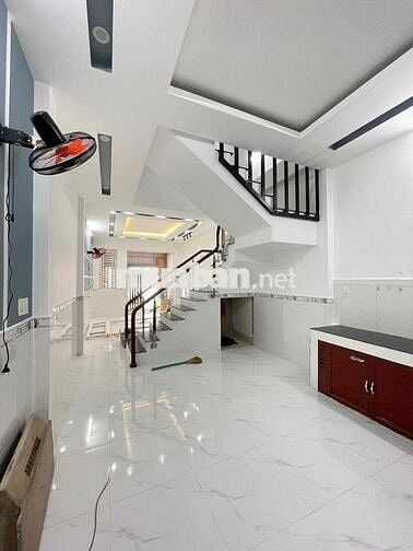 Nhà lầu 3 phòng 3 máy lạnh KDC Hàng Bàng