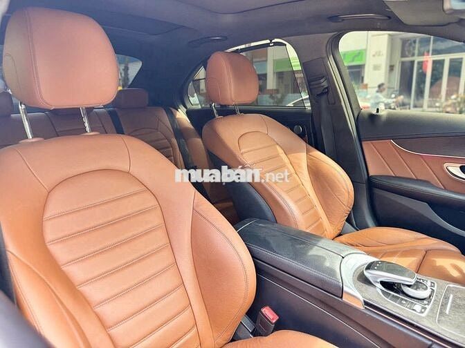 Mercedes Benz C300 2019 - Màu Trắng