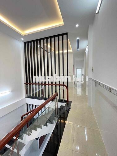 Nhà lầu 3 phòng 3 máy lạnh KDC Hàng Bàng