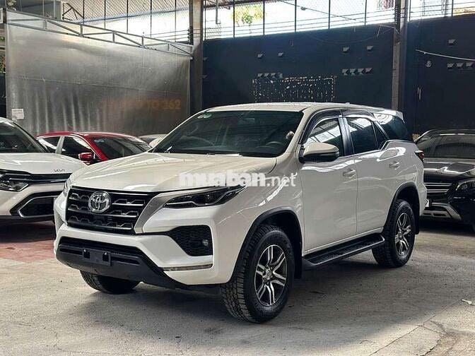 Form mới Toyota Fortuner 2.4G sàn 2020 lướt 6 vạn.
