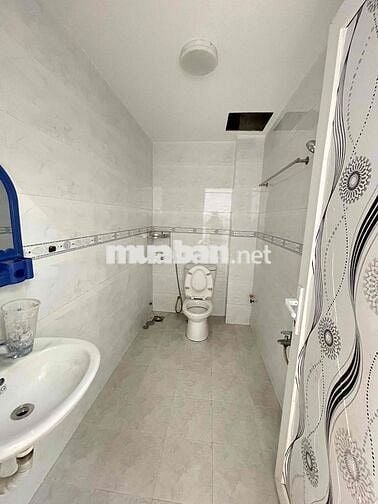 Nhà lầu 3 phòng 3 máy lạnh KDC Hàng Bàng