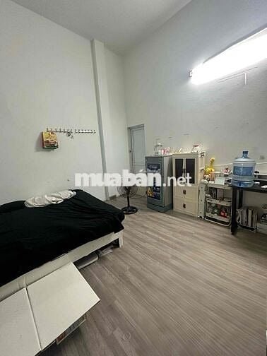 Cho thuê phòng tầng 1 20m2 898 đường láng, đốn g đa hà nội