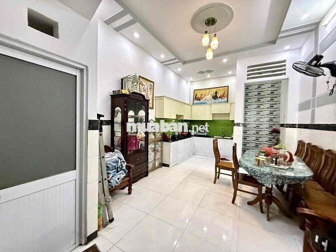 Nhà Phố 3 Lầu 4x18m SHR, 4PN, Ô Tô Đậu Cửa, Gần Metro Gò Vấp – Q12
