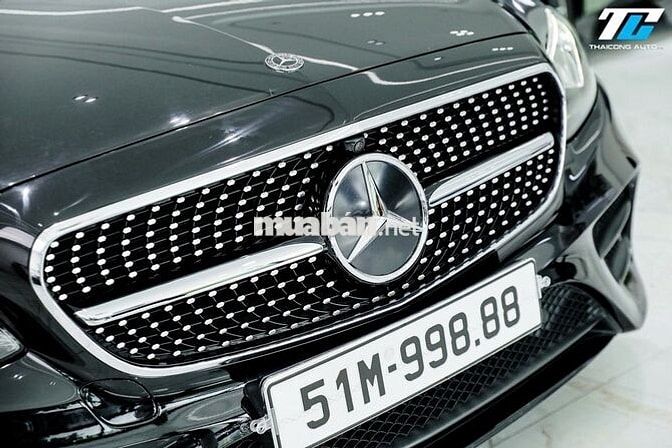 Mercedes Benz E Class 2019 E300 AMG - 37000 km