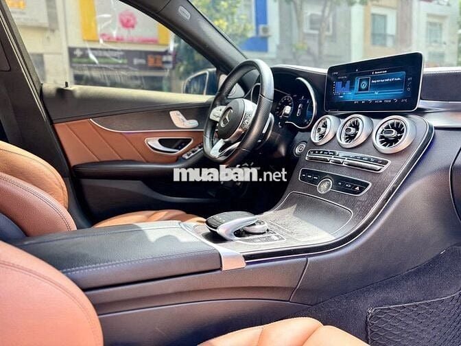 Mercedes Benz C300 2019 - Màu Trắng