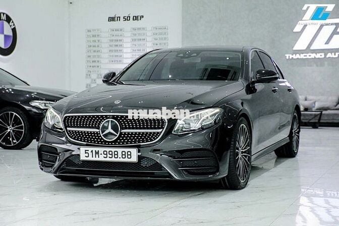 Mercedes Benz E Class 2019 E300 AMG - 37000 km