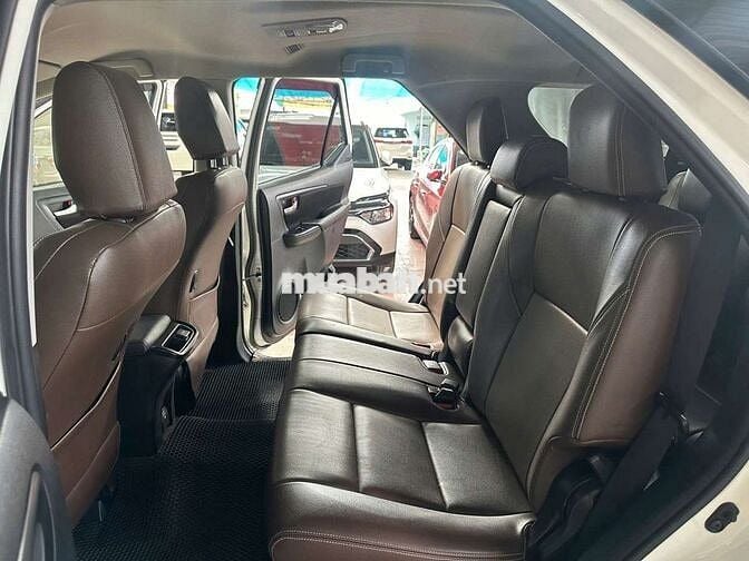 Form mới Toyota Fortuner 2.4G sàn 2020 lướt 6 vạn.
