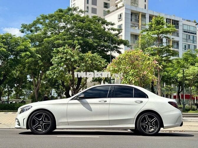 Mercedes Benz C300 2019 - Màu Trắng