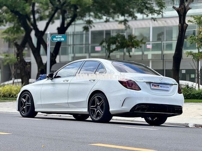 Mercedes Benz C300 2019 - Màu Trắng