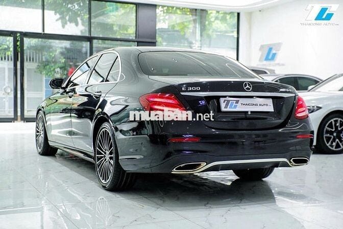 Mercedes Benz E Class 2019 E300 AMG - 37000 km