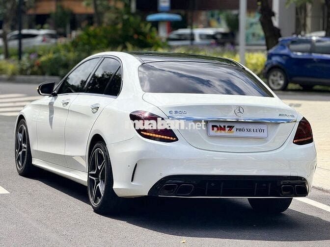 Mercedes Benz C300 2019 - Màu Trắng