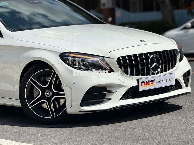 Mercedes Benz C300 2019 - Màu Trắng