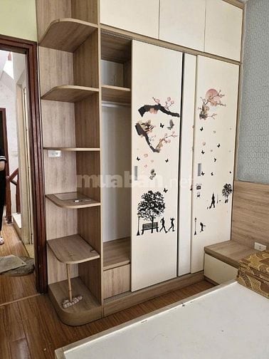 Cho thuê nhà ngõ 515 Hoàng Hoa Thám ba gác vào cửa 