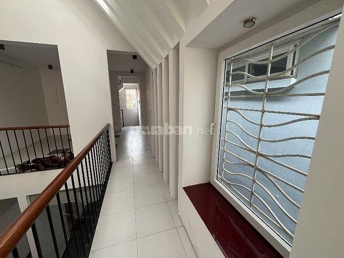 Cần bán sớm nhà Linh Lang,~ 80m2, lô góc, 3 thoáng, trước sau như 1 