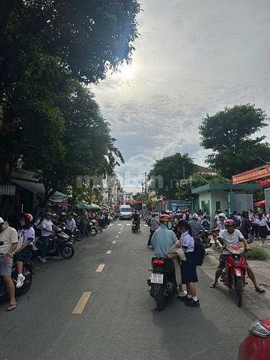 Bán nhà MT đường Phan Thị Hành DT: 4.2x14m nhà đúc 4 lầu kiêng cố