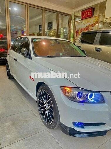 BMW 3 Series 2010 320i - 123 km
