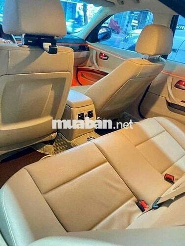 BMW 3 Series 2010 320i - 123 km