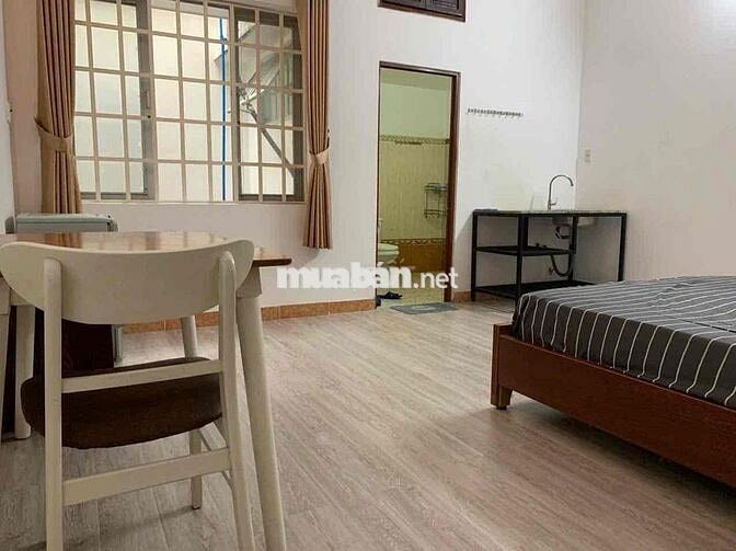 Phòng Full NT Bạch Đằng thông Hồng Hà tiện đi lại 2 hướng