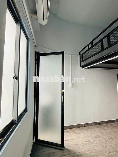 Cho thuê phòng giá rẻ có cửa sổ trời, gác ở ngay cầu Tham Lương