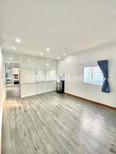 CUỐI THÁNG CÓ CĂN 2 PHÒNG NGỦ TÁCH BẾP - MẶT TIỀN HOÀNG SA
