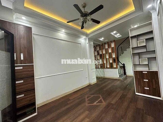 Siêu phẩm! Bán nhà Ngọc Thuỵ, Diện tích: 31m² x 5 tầng,hơn 6 tỷ.