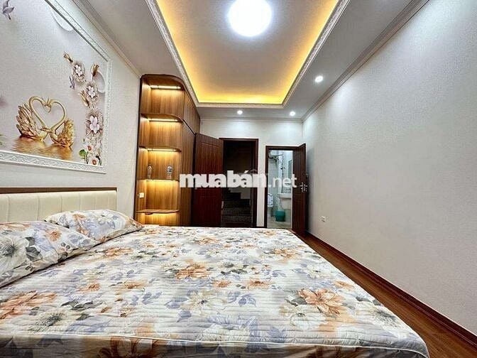 Mặt Phố! Bưởi, vỉa hè, kinh doanh hay ở đều sướng. Giá tích sản 35m2
