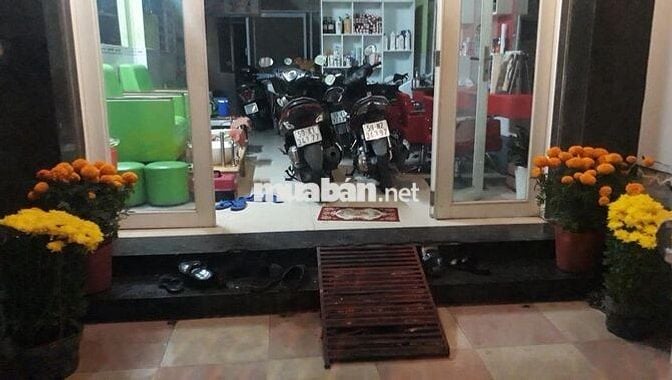 Mặt bằng trệt 80 m2 nhà mặt tiền Trần Văn Kiểu Quận 6ho