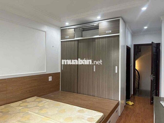 Siêu phẩm! Bán nhà Ngọc Thuỵ, Diện tích: 31m² x 5 tầng,hơn 6 tỷ.
