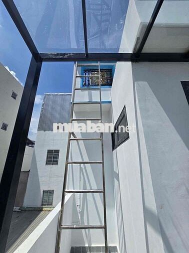 nhà bán mới 100%, 48m2, 3tấm 4PN, 1sân thượng, hẻm 4,5m, giá 5,3tỷ TL