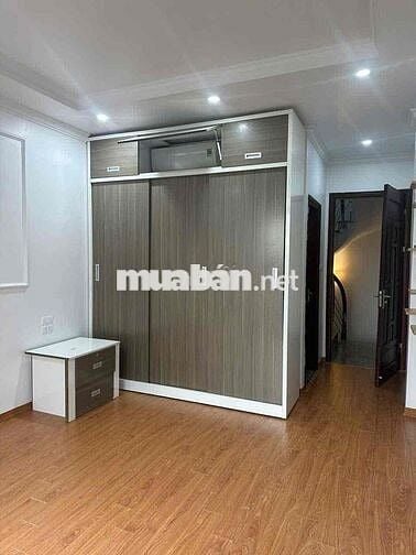 Siêu phẩm! Bán nhà Ngọc Thuỵ, Diện tích: 31m² x 5 tầng,hơn 6 tỷ.